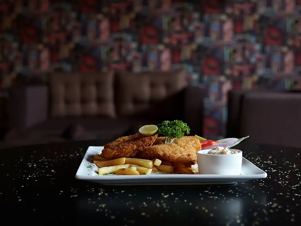 Menu ikan dan kentang goreng